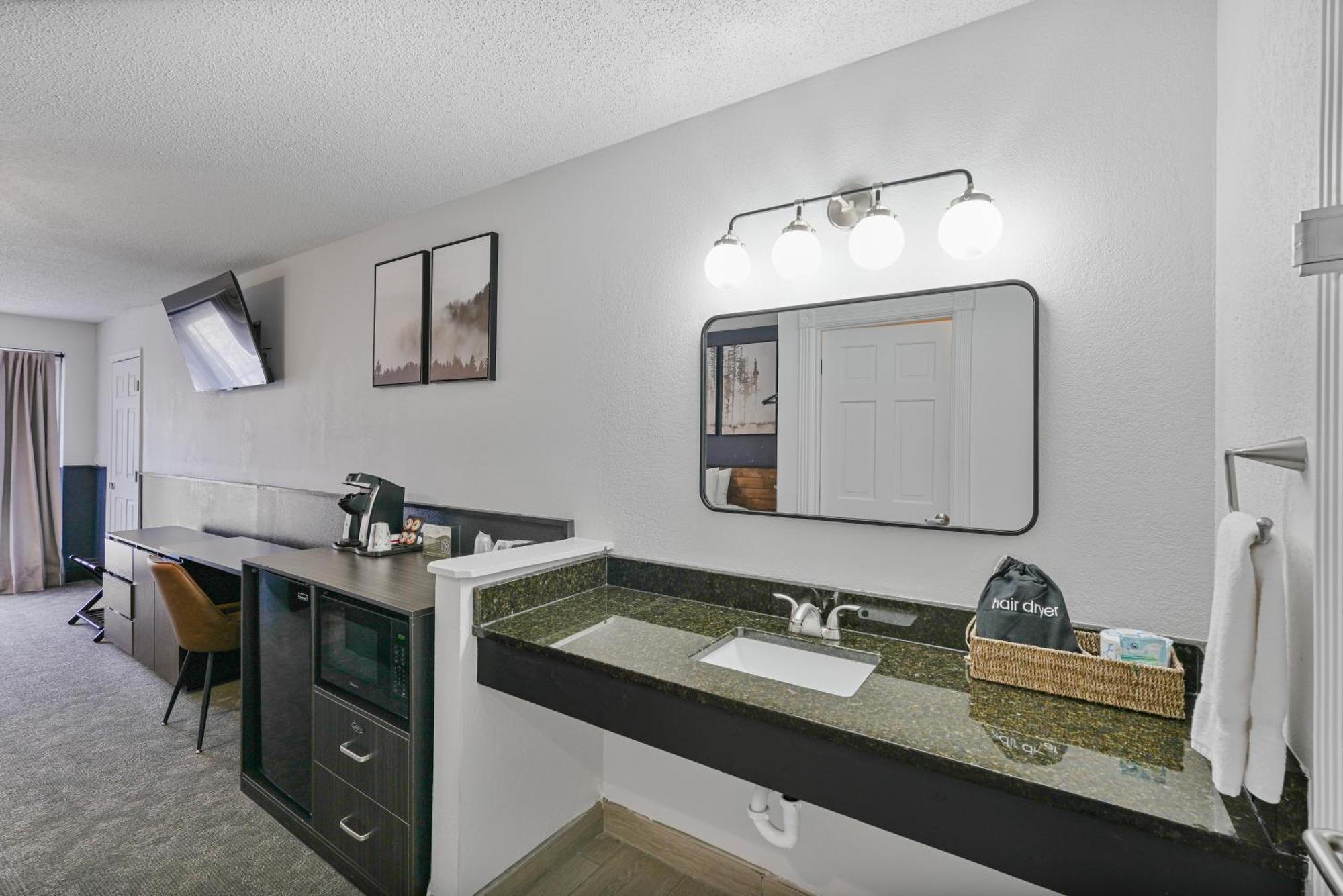 Tremont Lodge & Resort Townsend Bagian luar foto